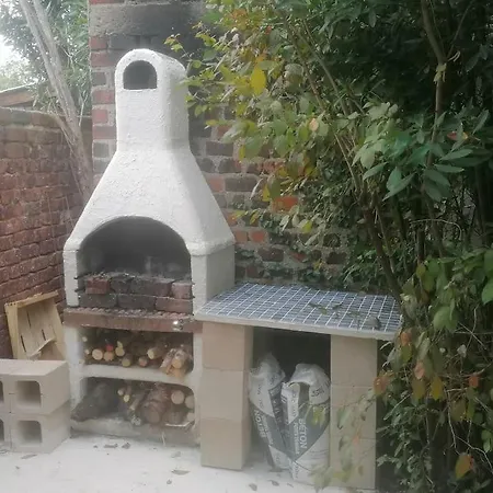 La Maison Ouverte Avec Cheminee Exterieure Et Villa Le Mans